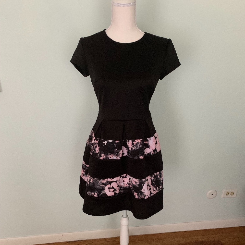 Junior's Printed Fit and Flare Dress